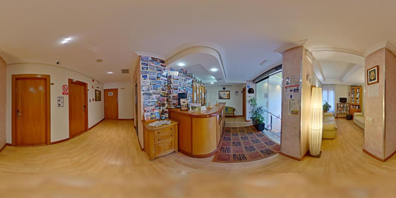 Hostal Restaurante Boccalino Леон Экстерьер фото