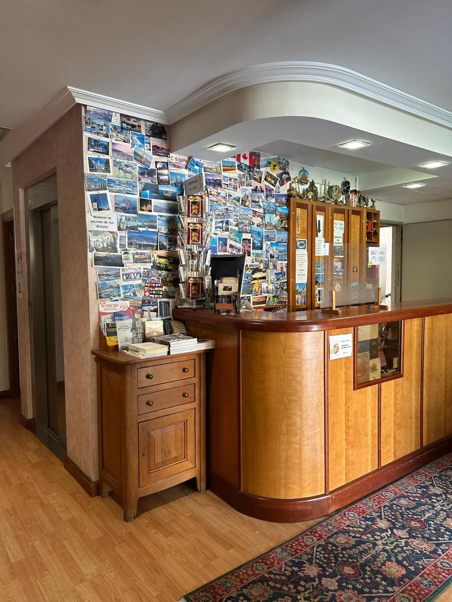 Hostal Restaurante Boccalino Леон Экстерьер фото