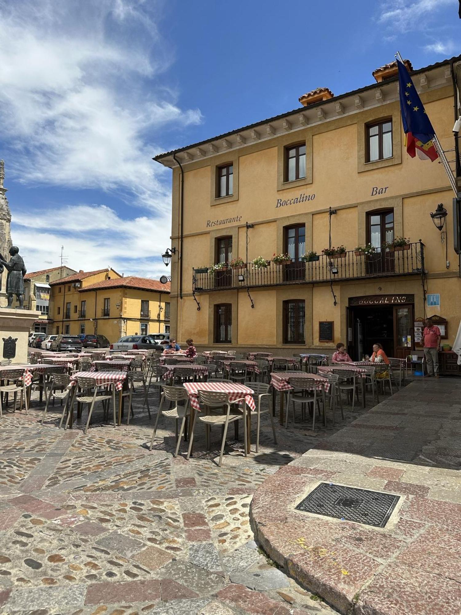 Hostal Restaurante Boccalino Леон Экстерьер фото