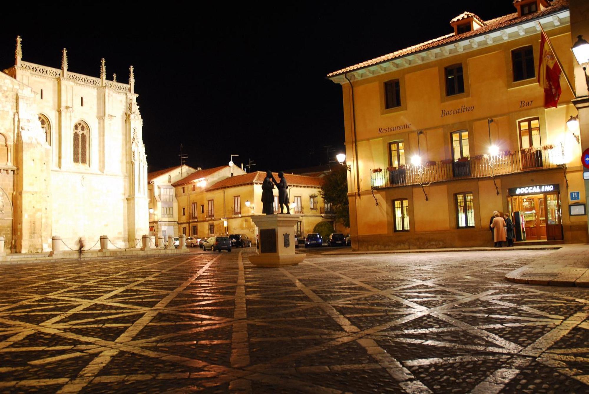 Hostal Restaurante Boccalino Леон Экстерьер фото