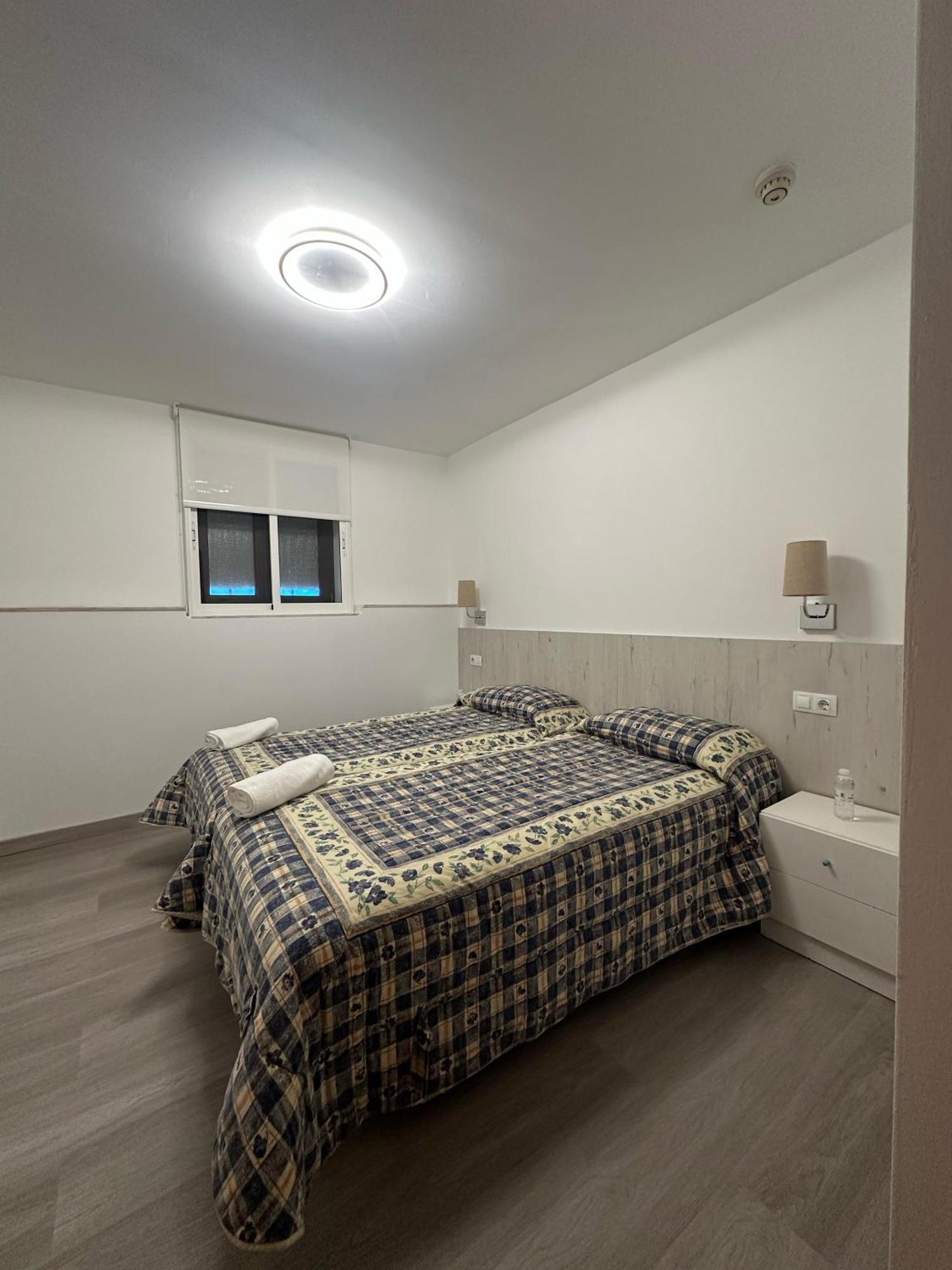 Hostal Restaurante Boccalino Леон Экстерьер фото