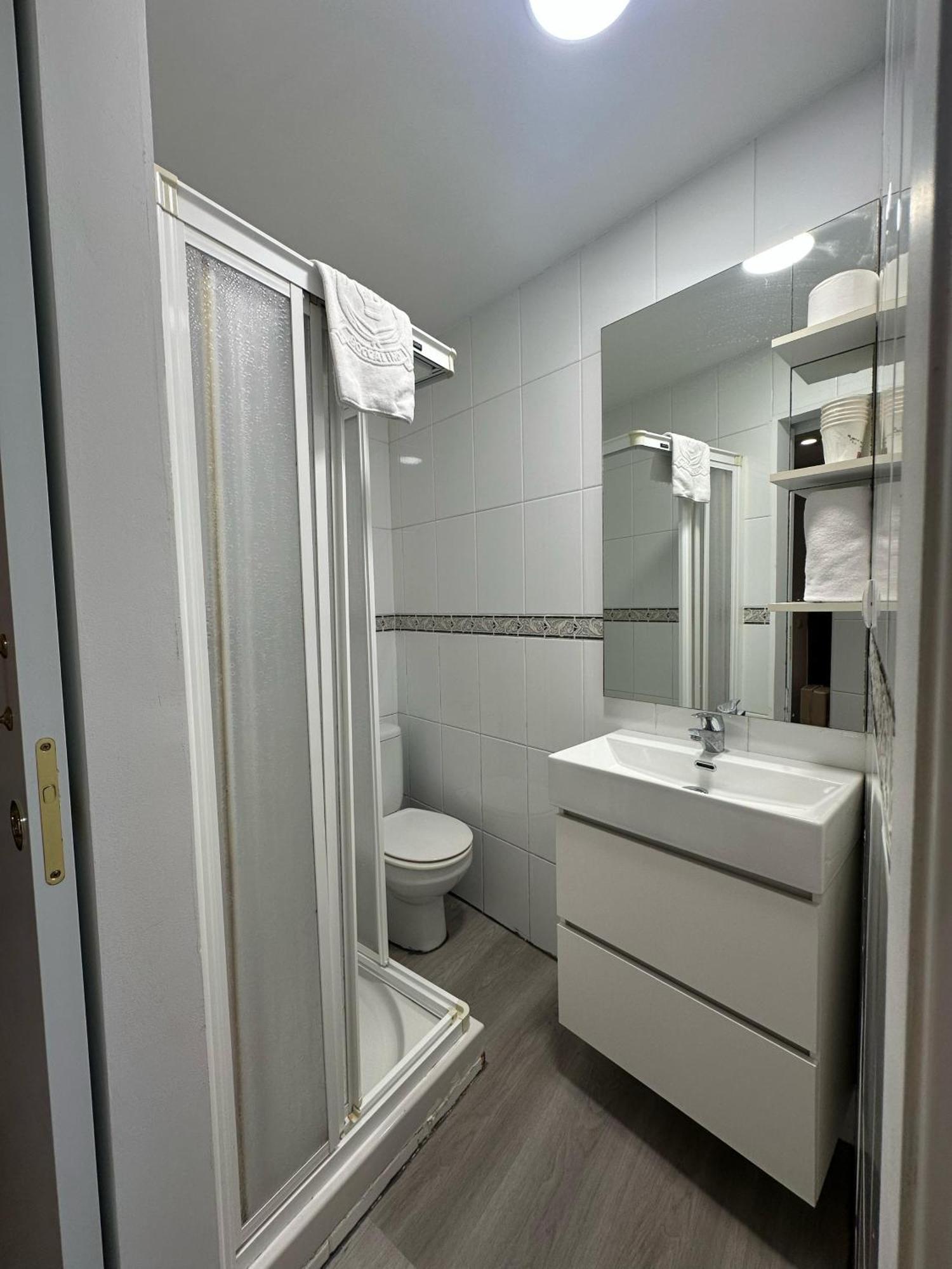 Hostal Restaurante Boccalino Леон Экстерьер фото